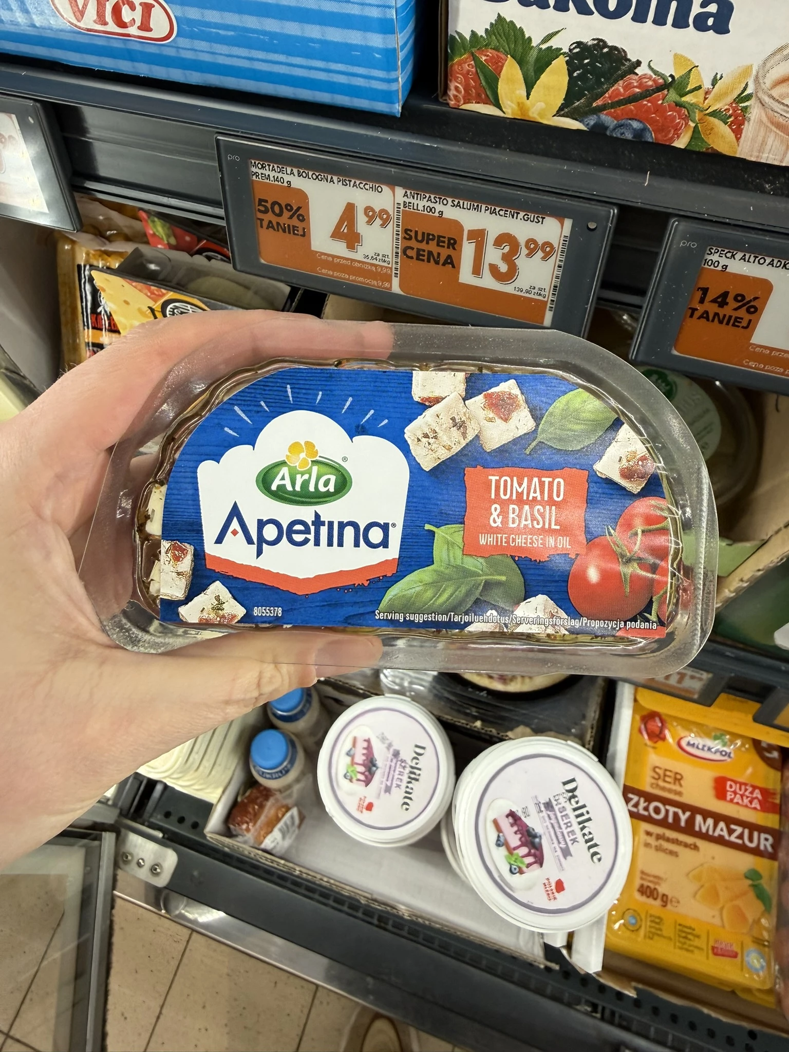 Arla Apetina Tomato & Basil White Cheese in Oil | 100g