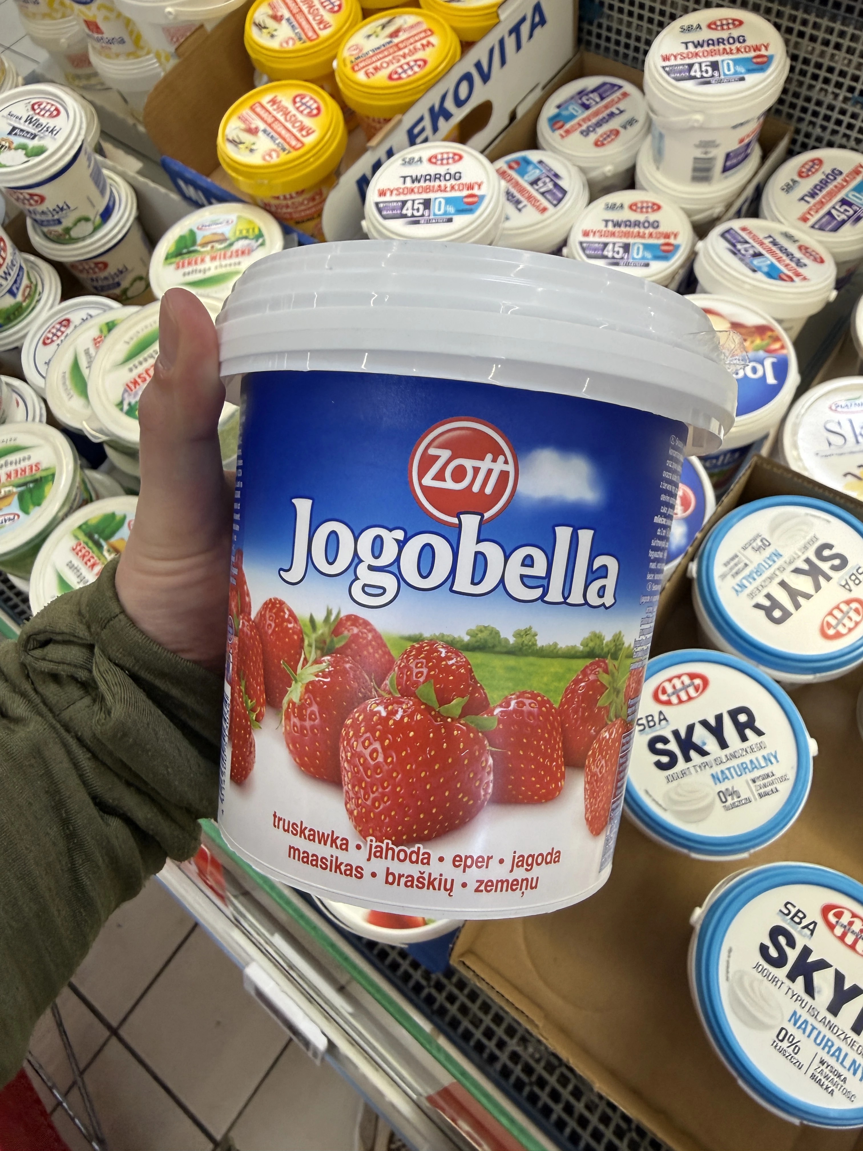 Zott Jogobella Jogurt owocowy truskawka | 900g