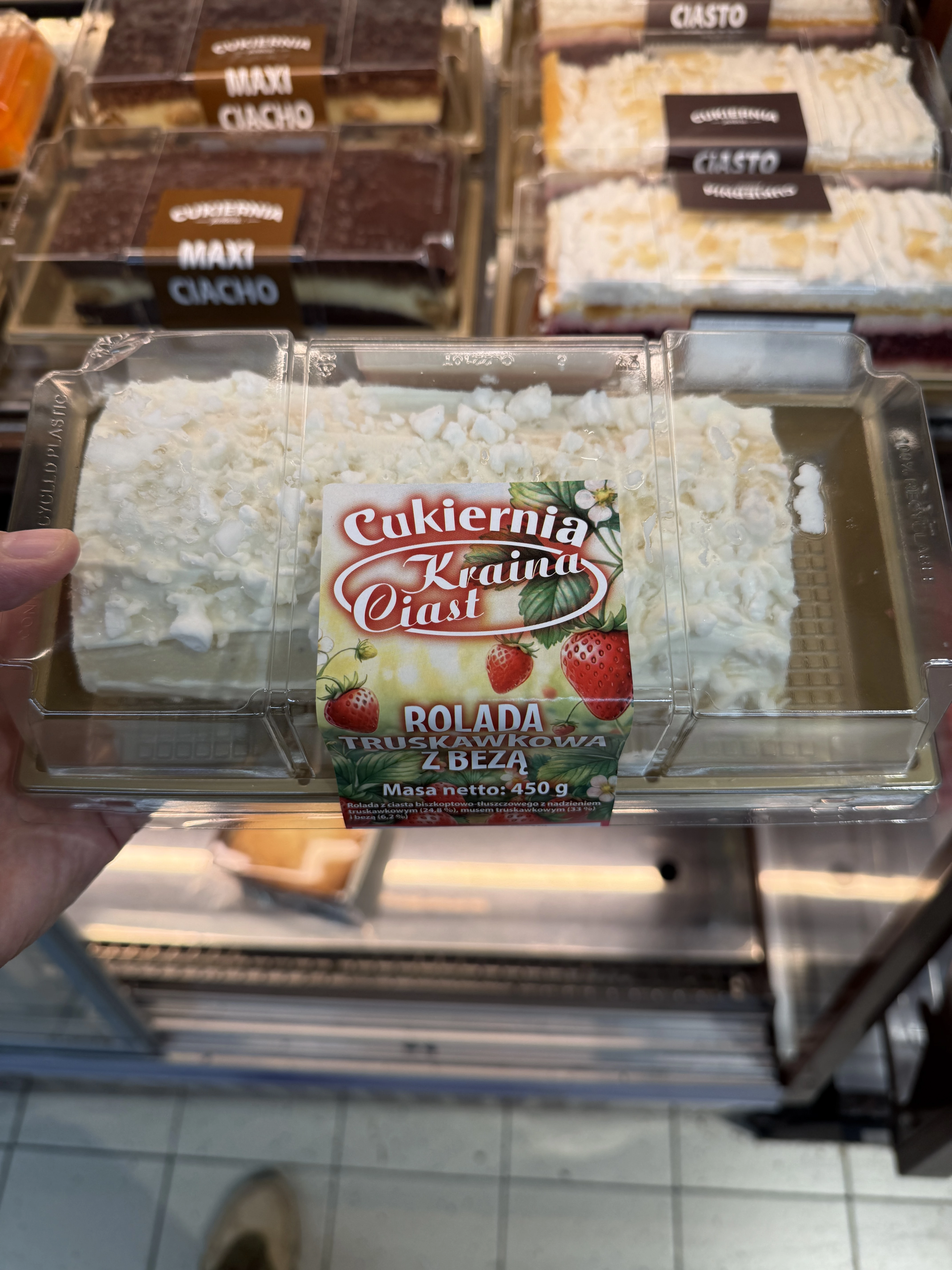 Cukiernia Kraina Ciast – Rolada Truskawkowa z Bezą | 450g