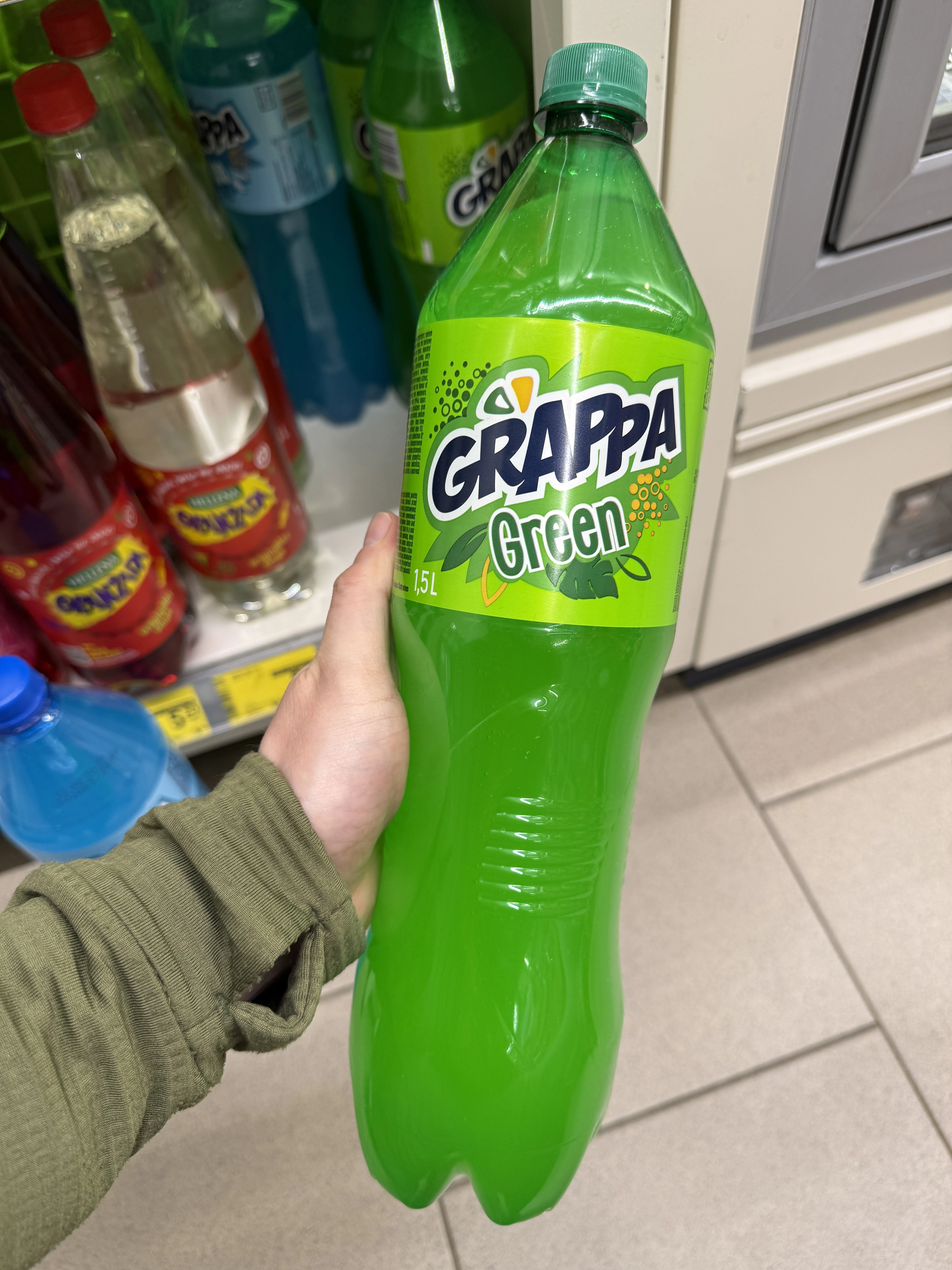 Grappa Green napój gazowany o smaku kiwi i owoców egzotycznych | 1500ml