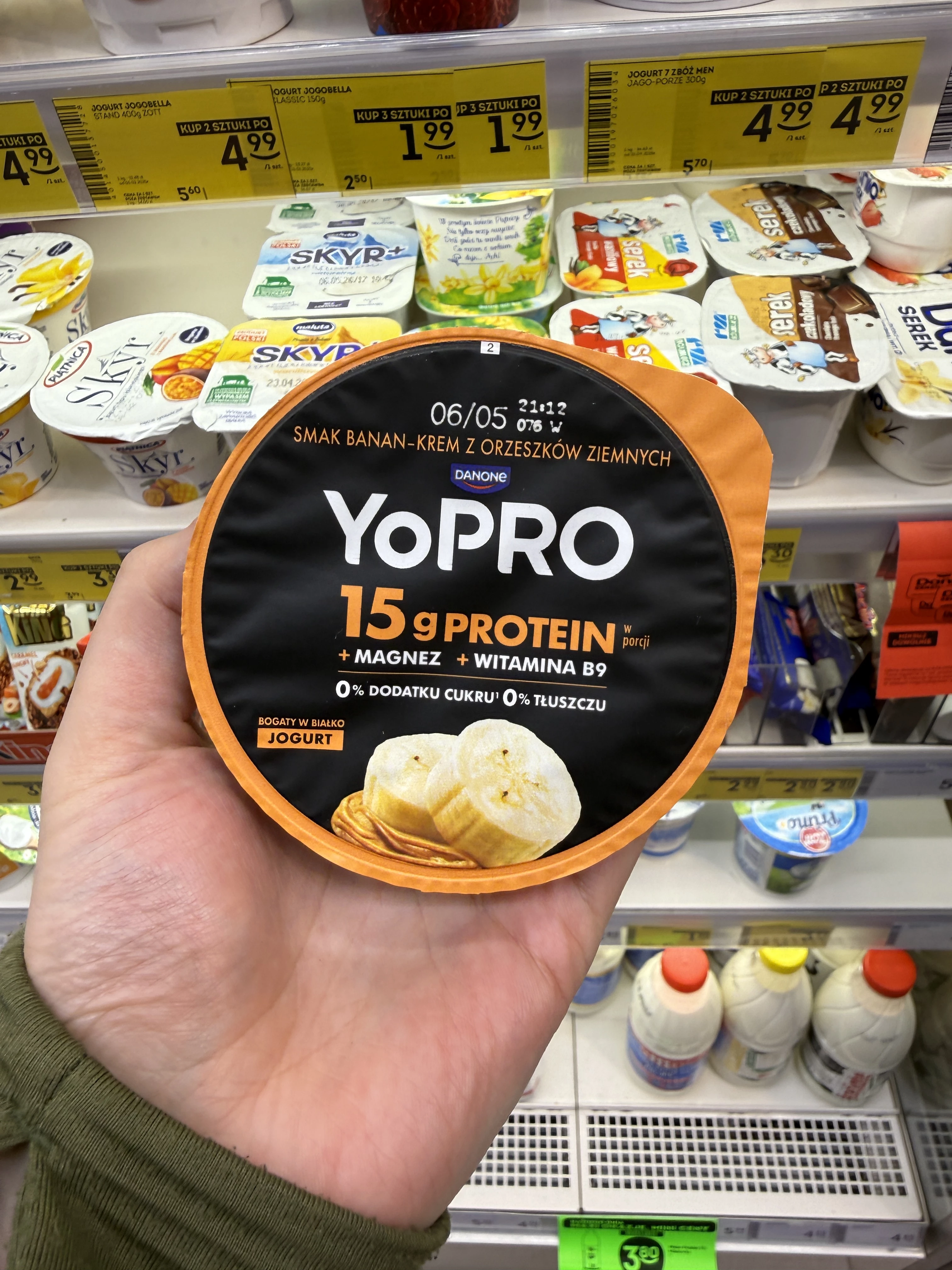 Danone YoPRO Jogurt smak banan-krem z orzeszków ziemnych | 160g