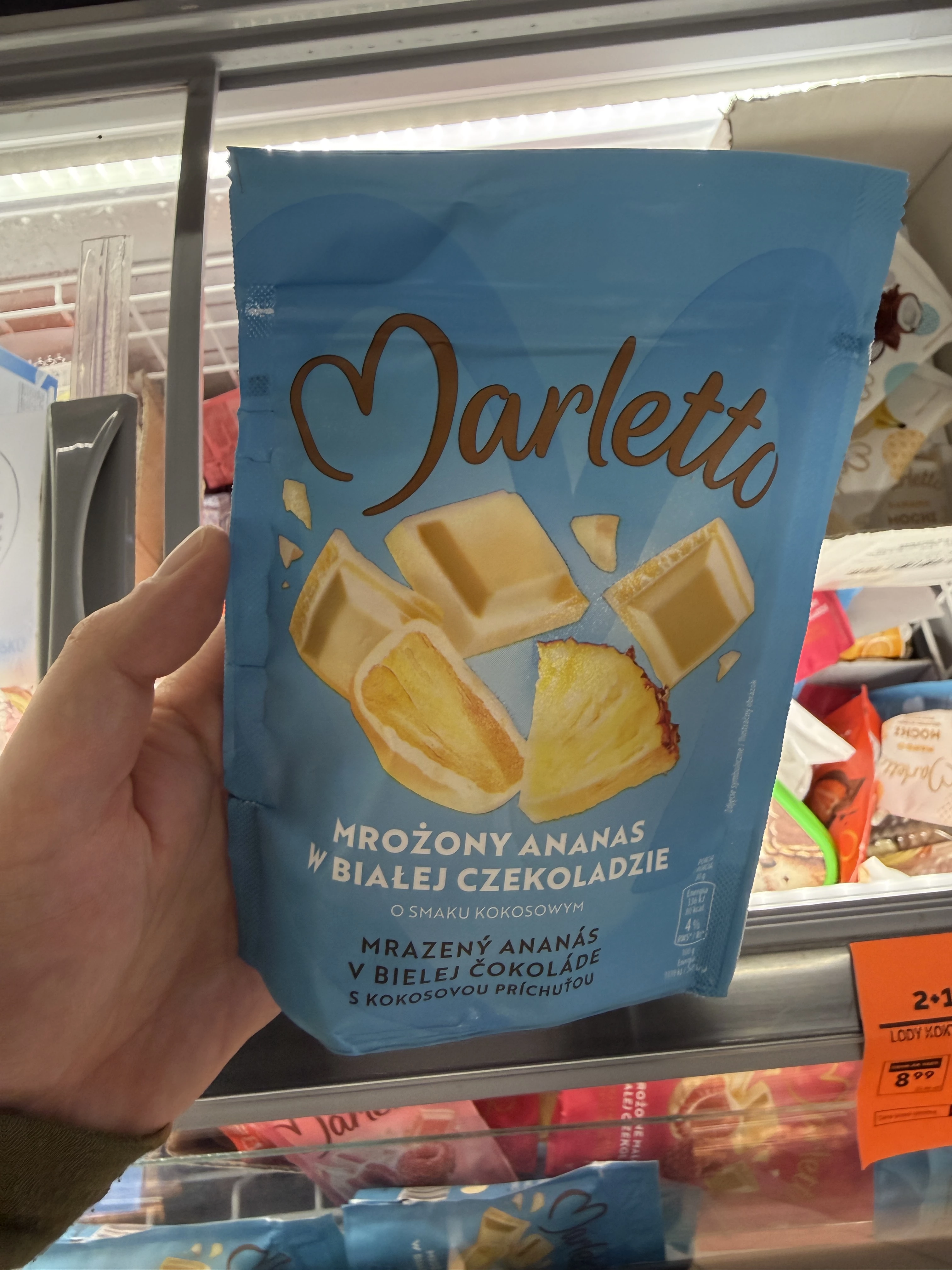 Marletto Mrożony ananas w białej czekoladzie o smaku kokosowym | 100g