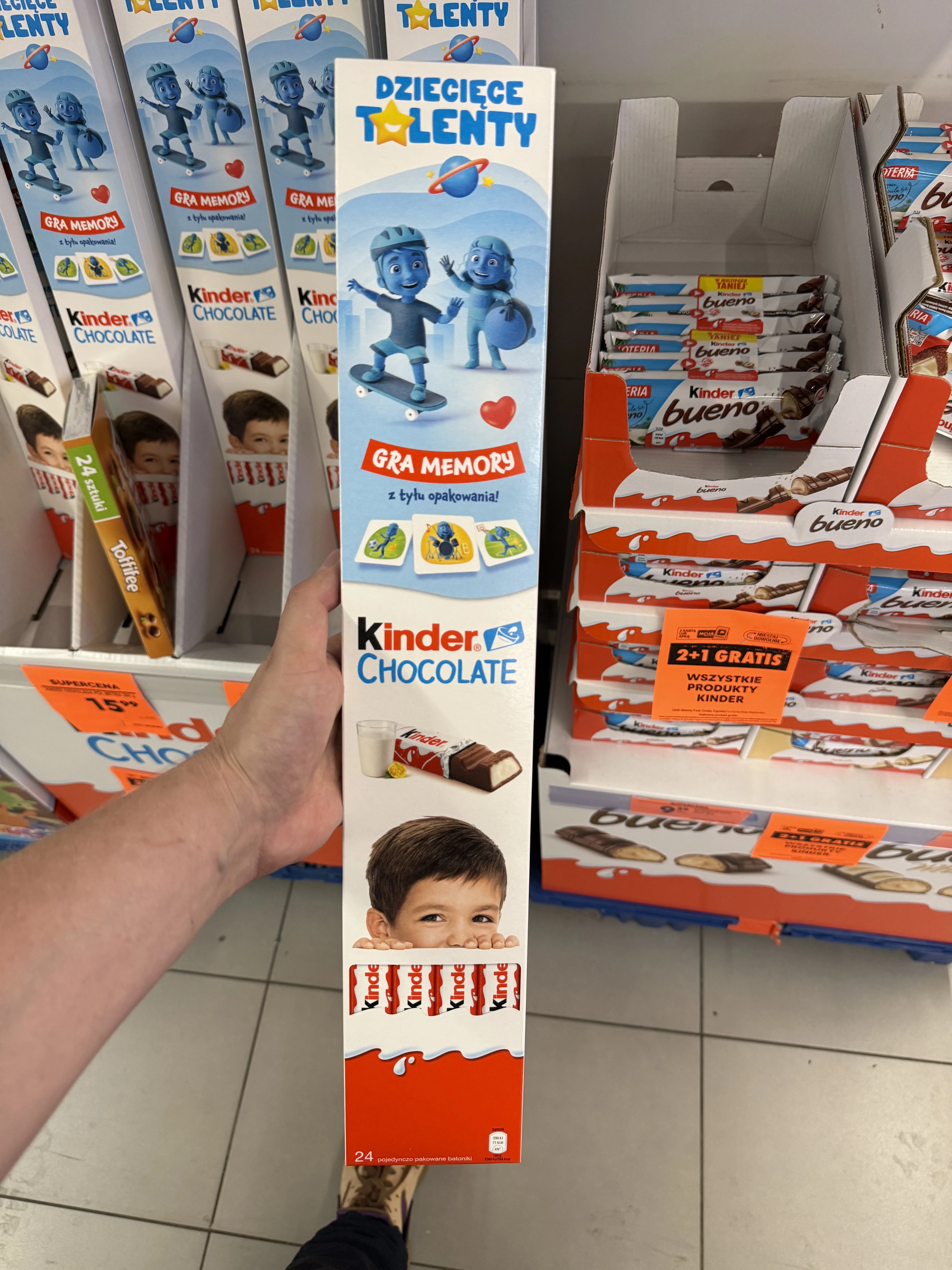 Kinder Chocolate Batonik z mlecznej czekolady z nadzieniem mlecznym Dziecięce Talenty 2025 | 3 x 100g
