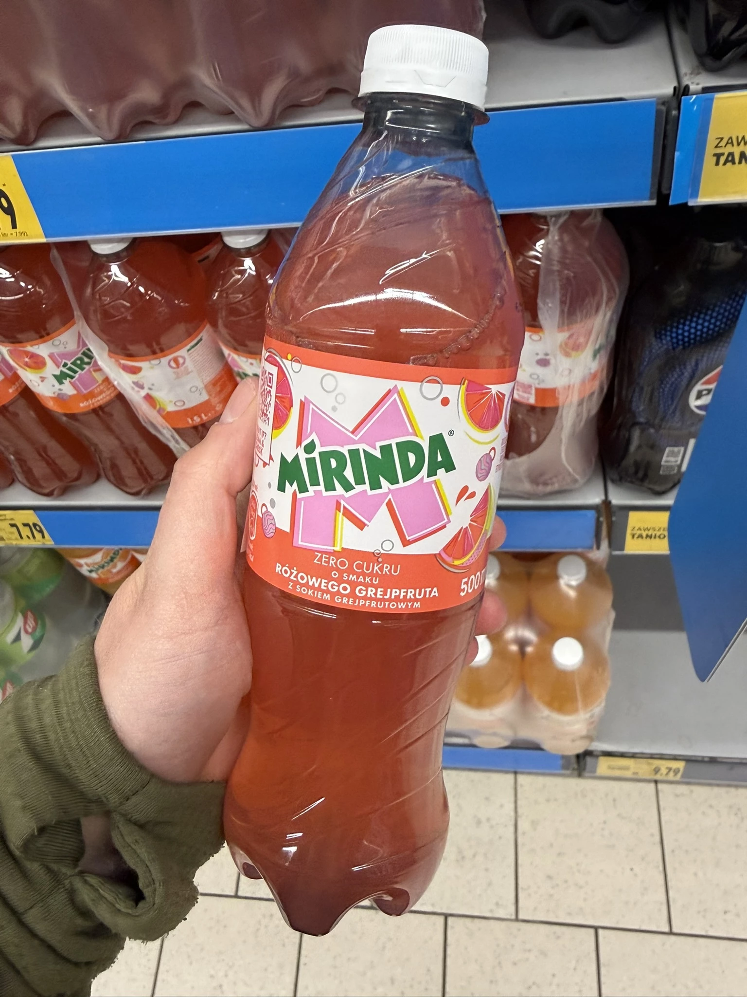 Mirinda Zero Cukru Napój Gazowany o Smaku Różowego Grejpfruta | 500ml