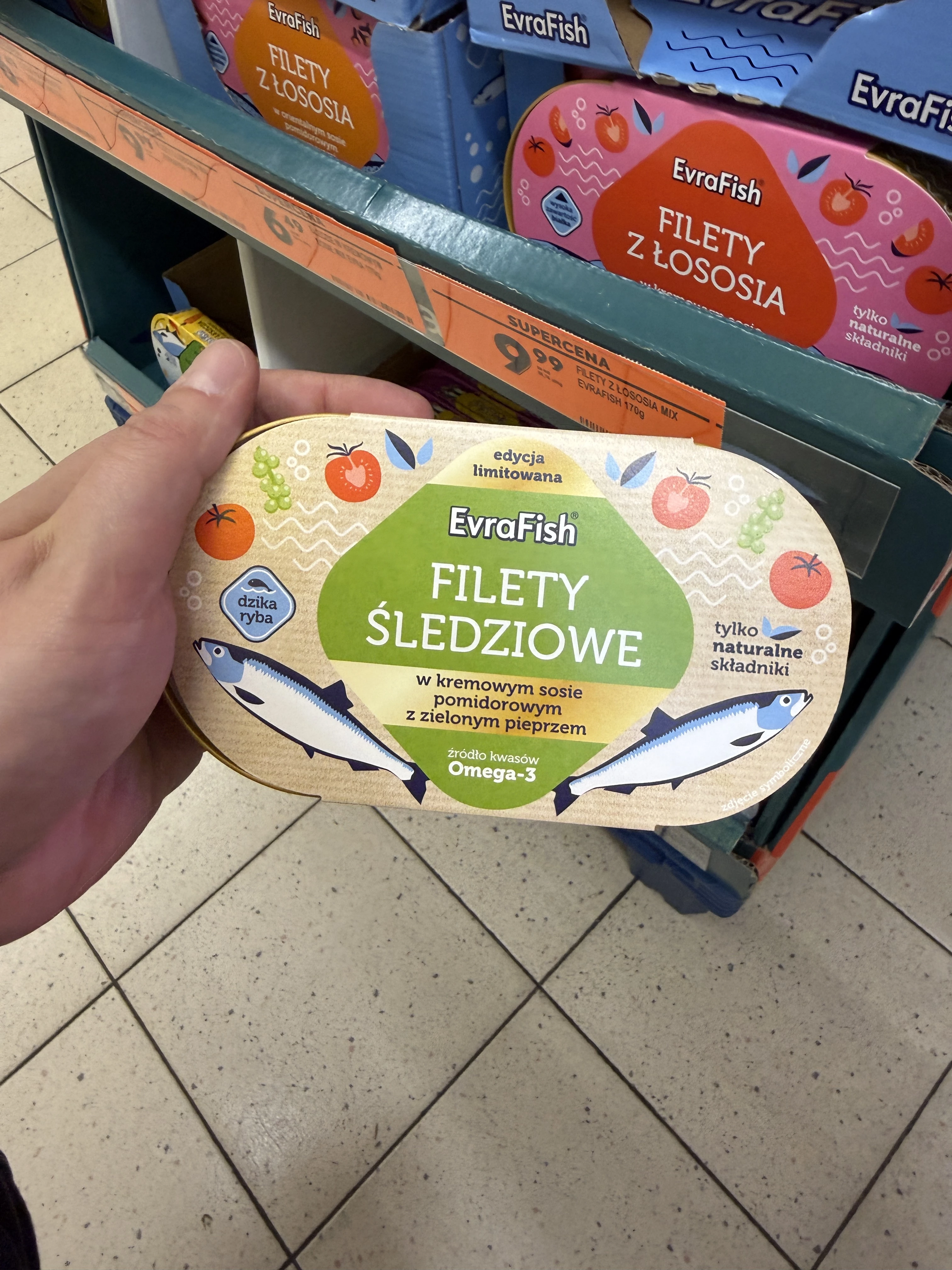 EvraFish Filety śledziowe w kremowym sosie pomidorowym z zielonym pieprzem | 170g