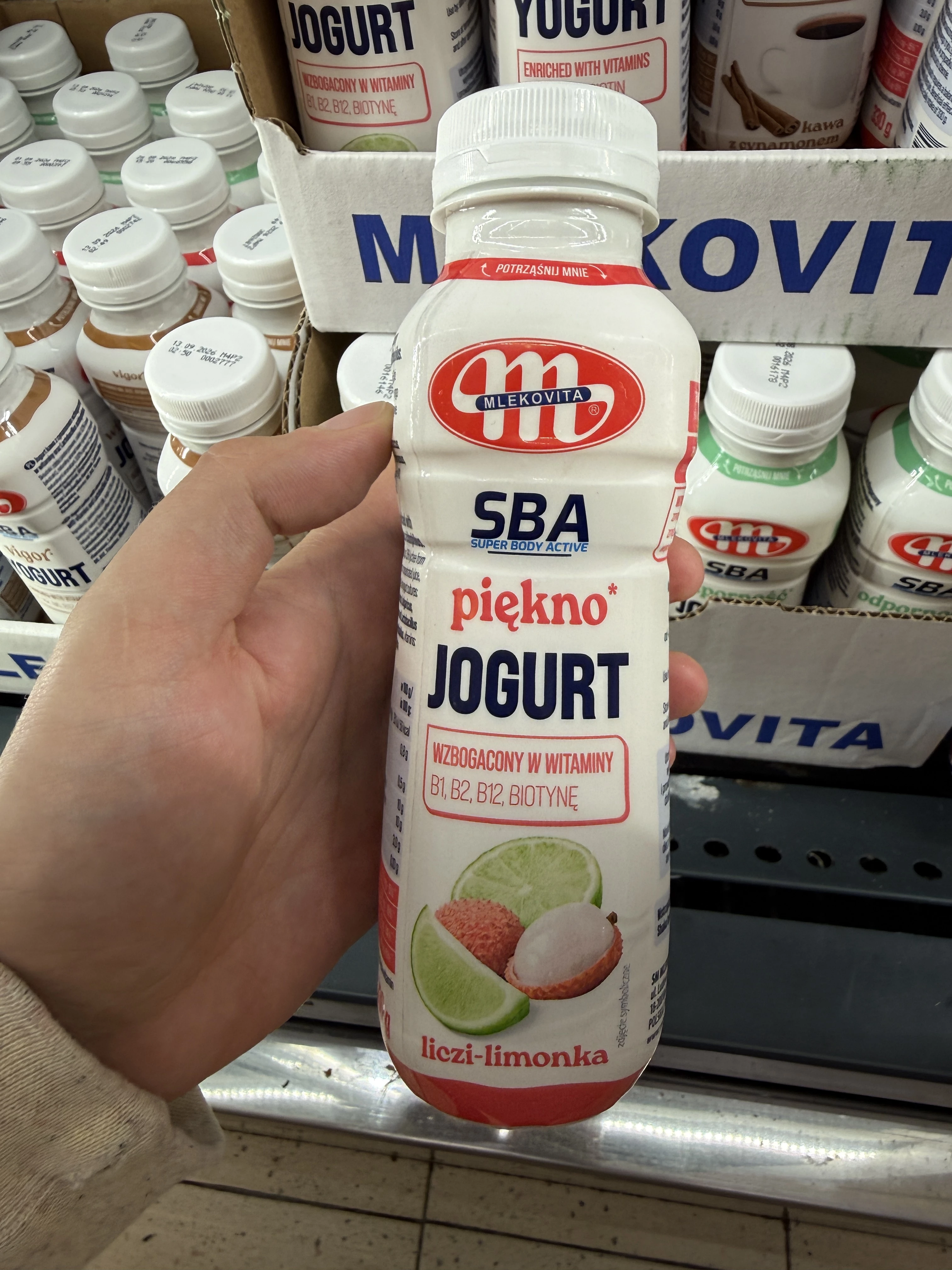 Mlekovita Super Body Active piękno Jogurt liczi-limonka wzbogacony w witaminy | 330g