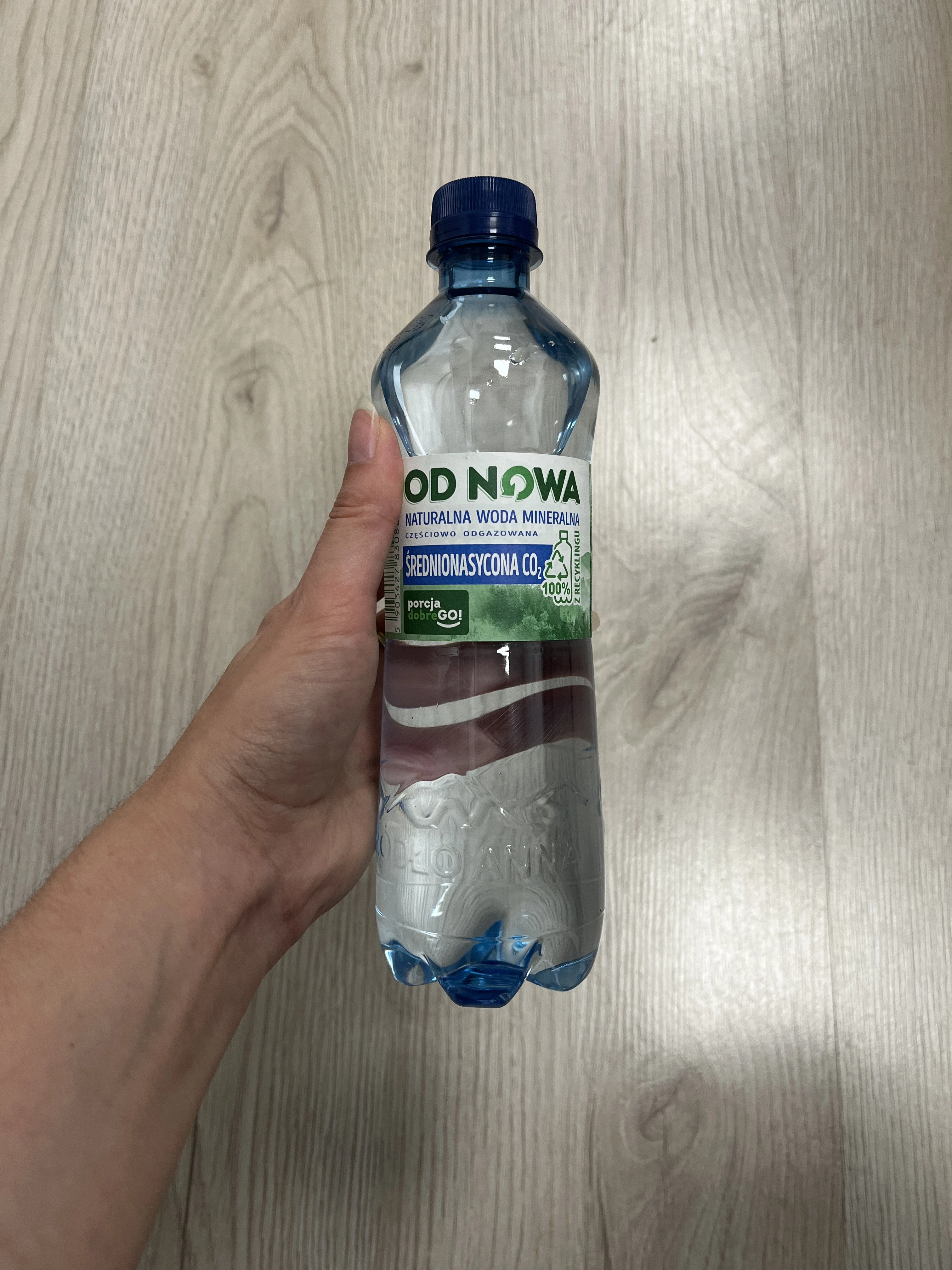 Od Nowa woda mineralna średnionasycona CO2 | 500ml