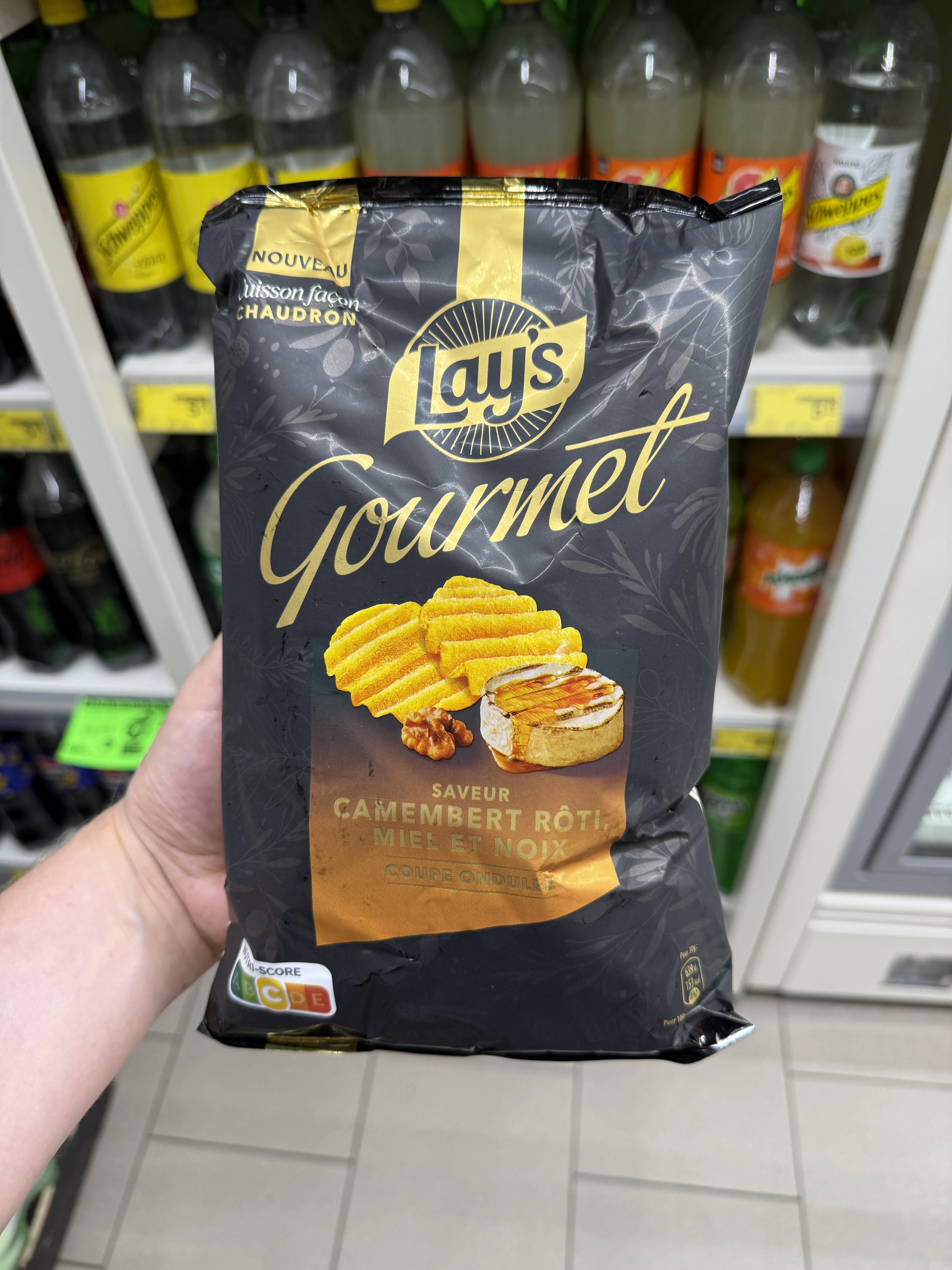 Lay’s Gourmet / Saveur Camembert Rôti, Miel et Noix Coupe Ondulée / Lay’s Gourmet Camembert Walnut & Honey | 120g