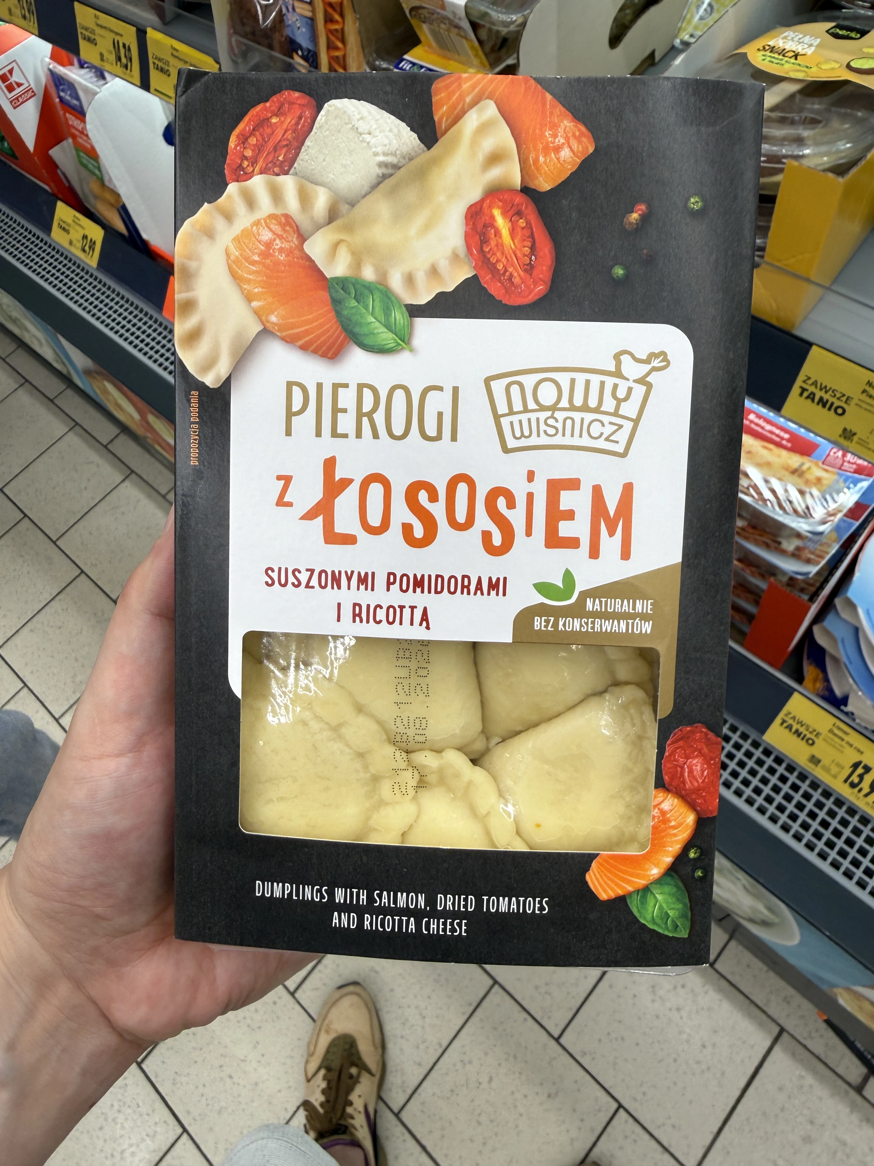 Nowy Wiśnicz Pierogi z łososiem, suszonymi pomidorami i ricottą | 350g