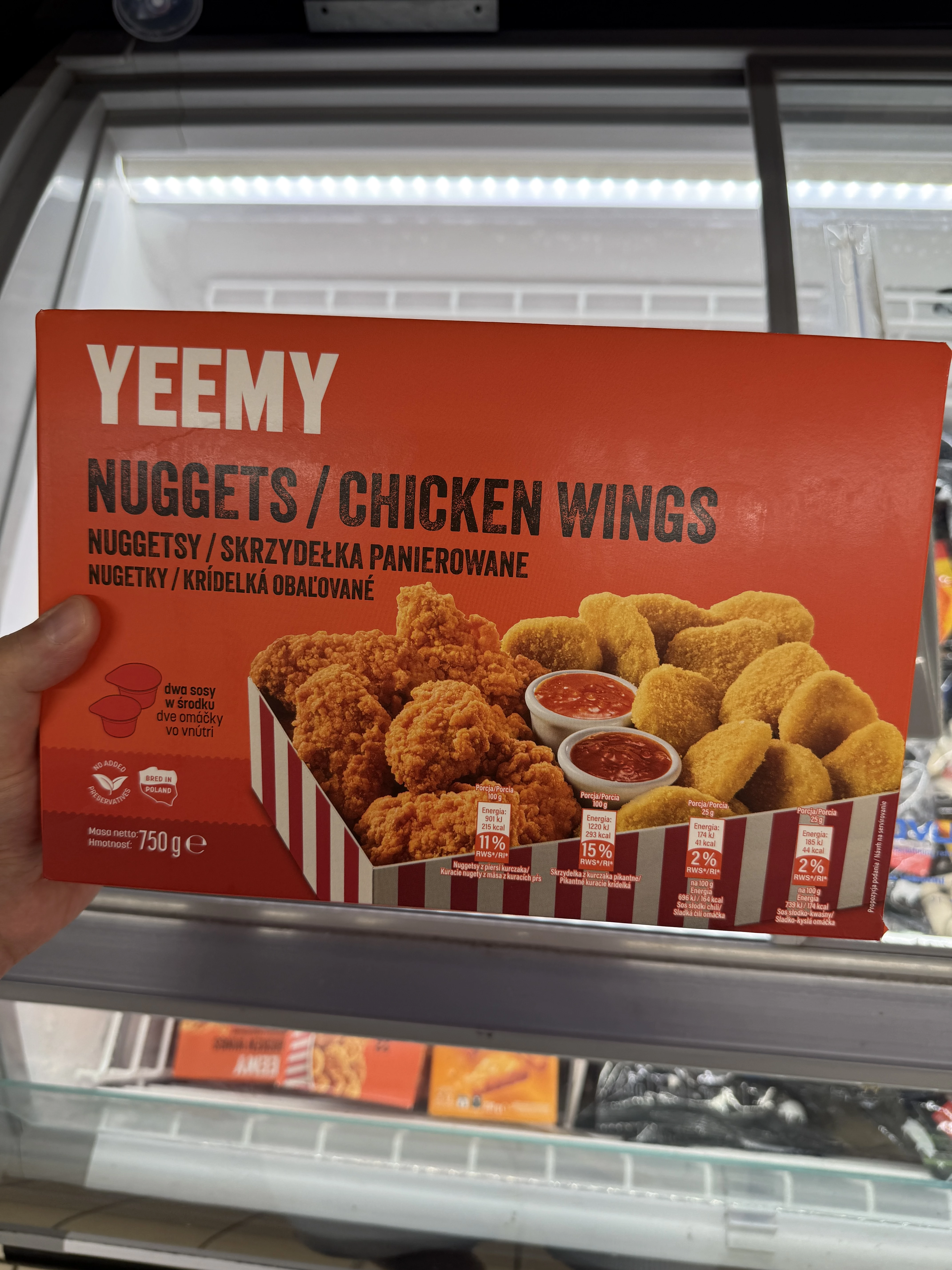 Mix box nuggetsów i skrzydełek + 2 sosy Yeemy | 750g