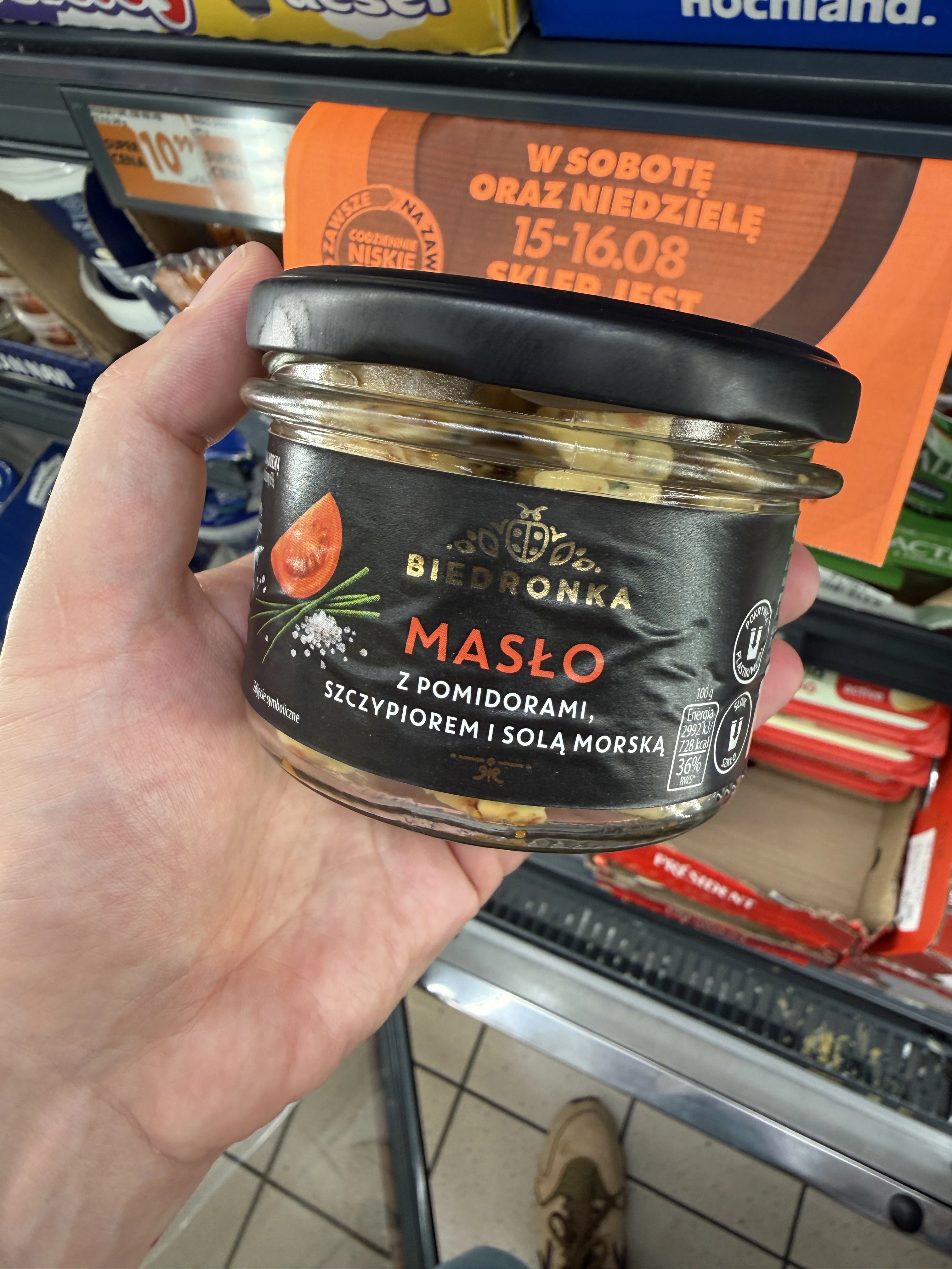 Masło smakowe Biedronka z pomidorami, szczypiorkiem i solą morską | 140g