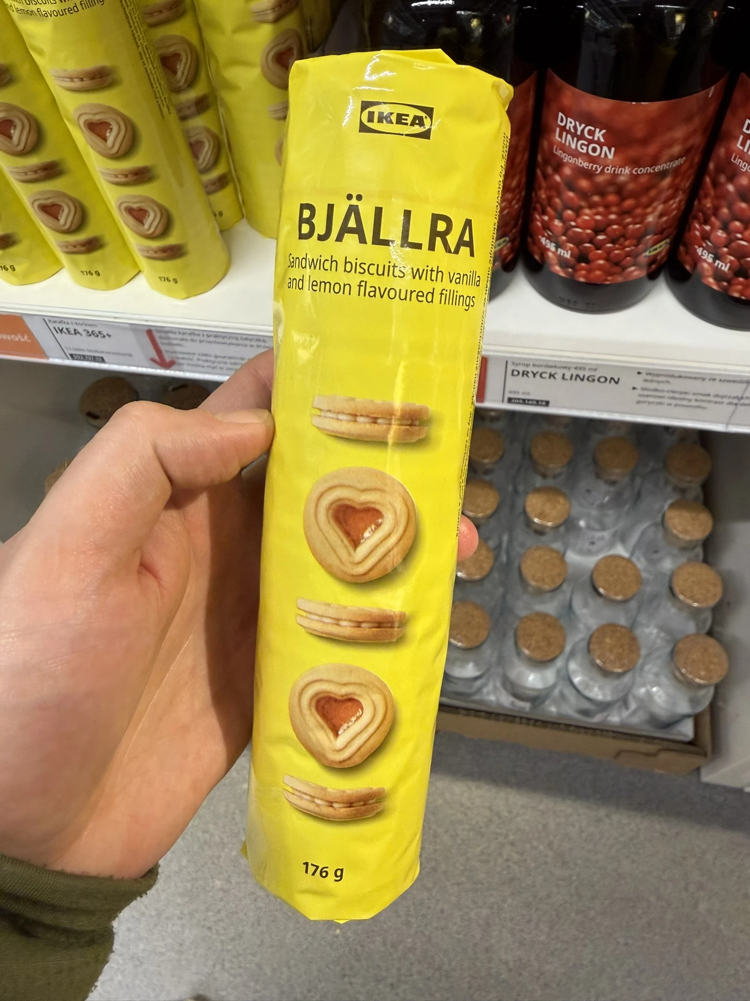 Bjällra Sandwich biscuits with vanilla and lemon flavoured fillings | 176g