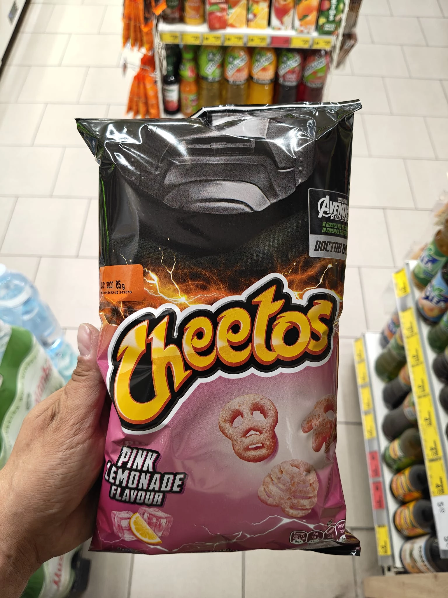 Cheetos Pink Lemonade Flavour Avengers: Doomsday Doctor Doom / Cheetos Chrupki Kukurydziane o Smaku Malinowej Lemoniady | 85g